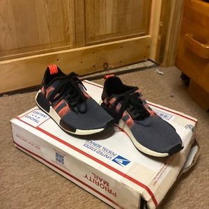 Adidas nice shoes 7men 61/2 women